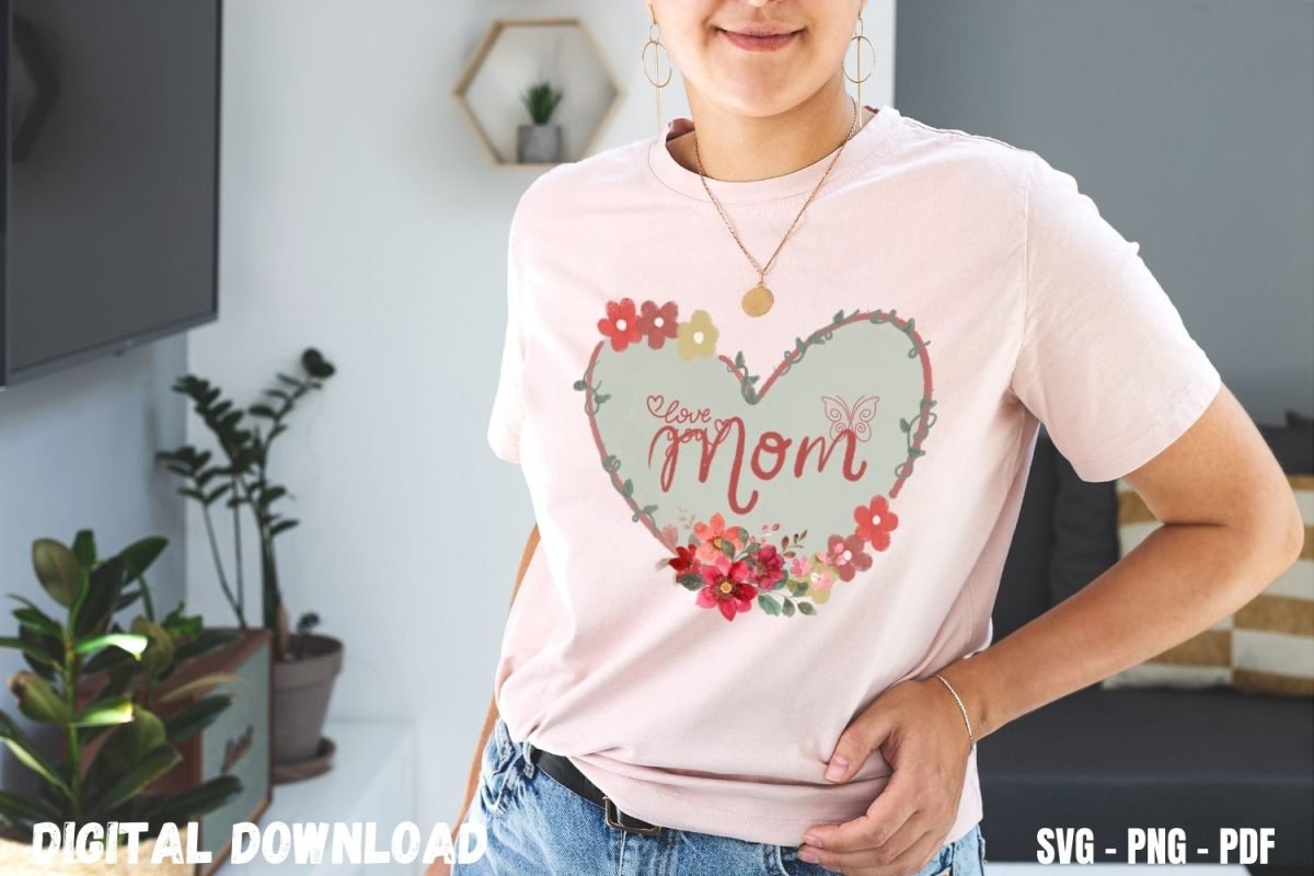 Mom in Heart T-shirt Design Print